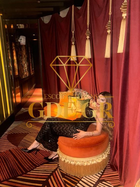 ESCORT ALLANA 6 SENSUAL YOUNG EROTIC SEXY BIG ASS BUSTY CURVY SKINNY VISITA CALL GIRL ESCORT IN ATHENS ALLANA