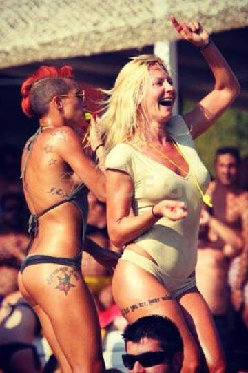 CLAUDIA PASKOYALINI POWER OF LOVE