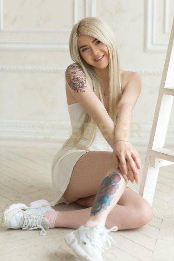 TEEN ESCORT MOLLY ATHENS CALL GIRL