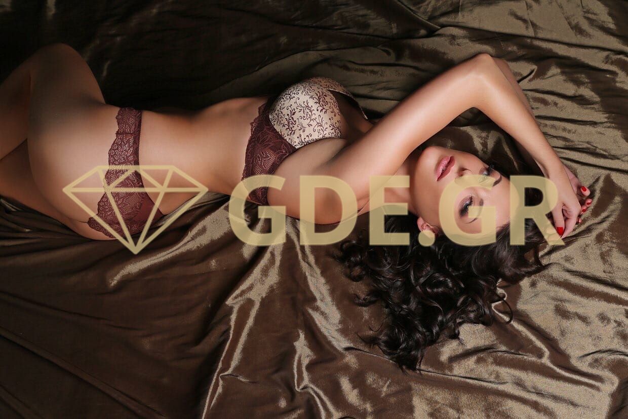 HOT BRUNETTE KATERINA