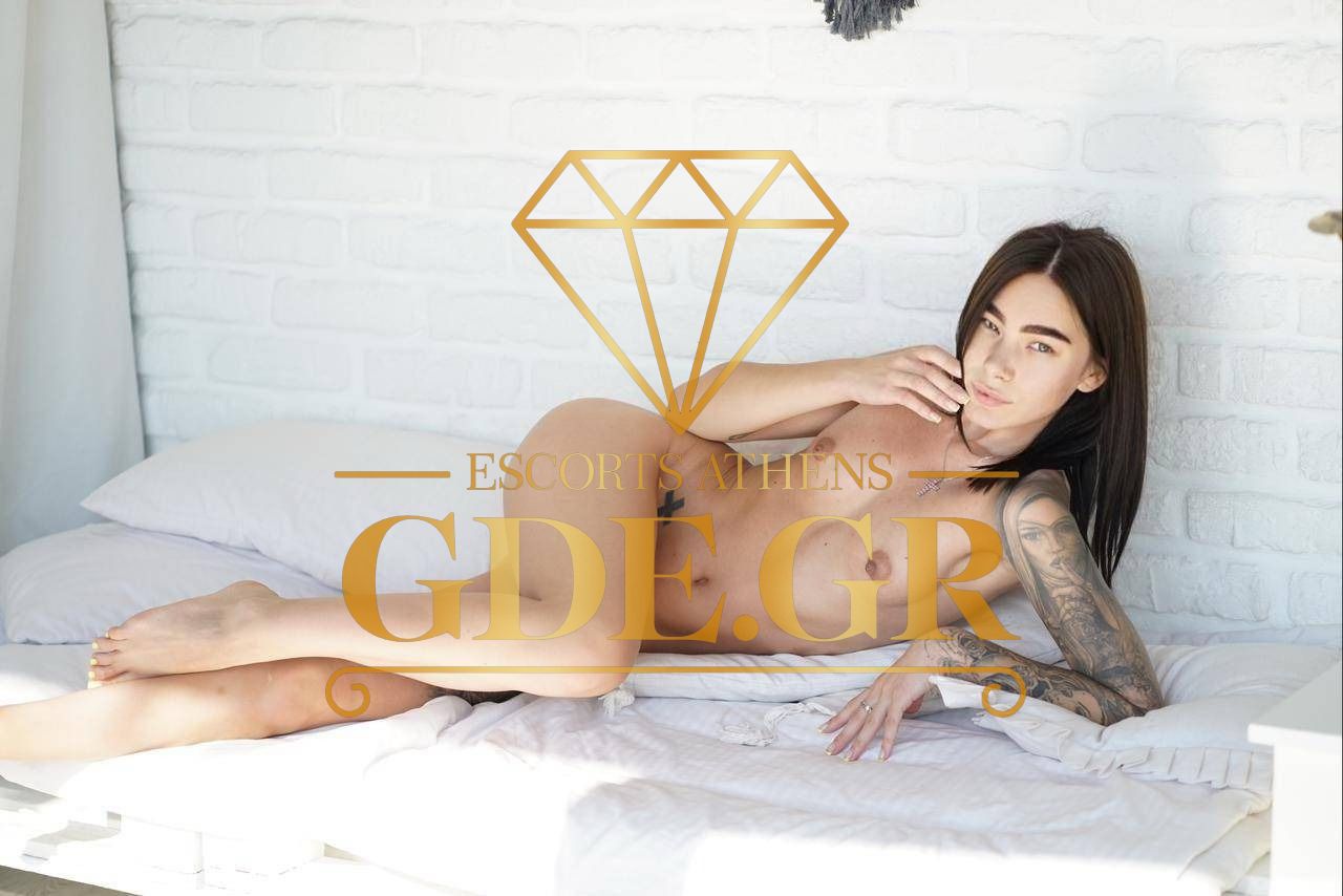 ARYA SLIM UKRAINIAN GIRL IN ATHENS