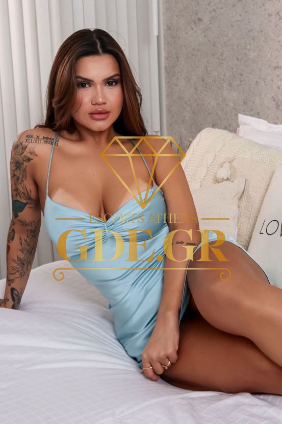 SUZANA SEXY BUSTY VIZITA IN ATHENS