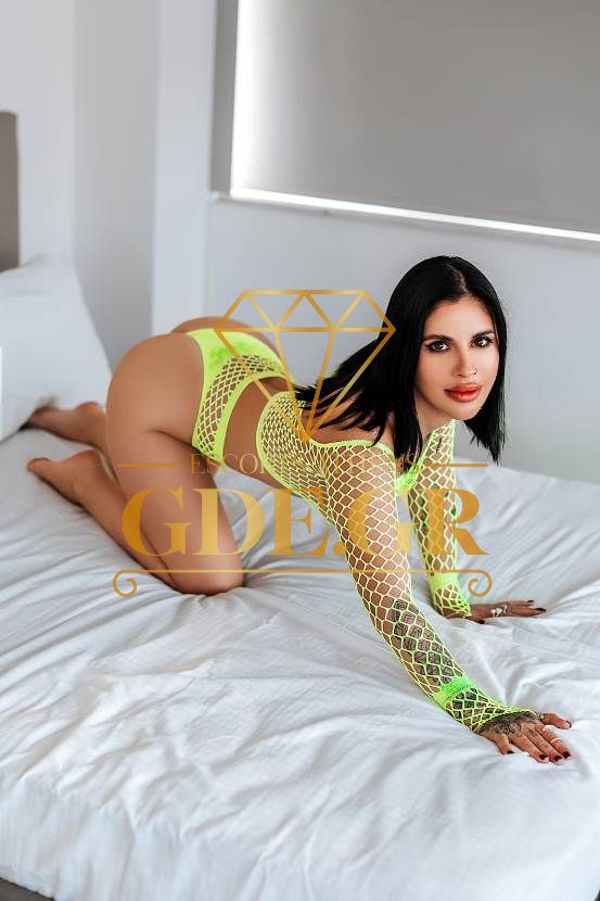 SENSUAL EROTIC SKINNY TATTED BLACK HAIR SHORT HAIR SEXY PETITE MODEL TOP VIP CALLGIRL VISITA ESCORT IN ATHENS MIKA